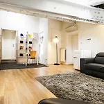Spanish Steps Luxury Penthouse 아파트 *