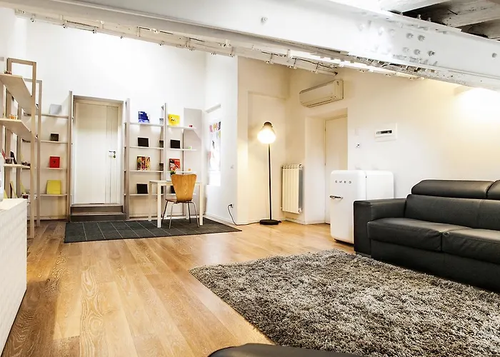 Spanish Steps Luxury Penthouse Apartment *