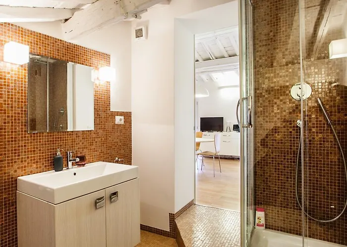 Spanish Steps Luxury Penthouse Apartment *