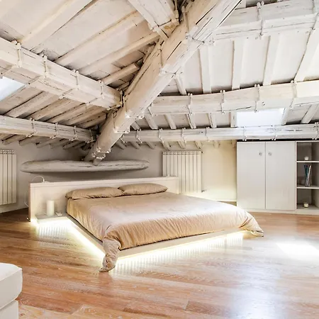 Spanish Steps Luxury Penthouse 아파트 *